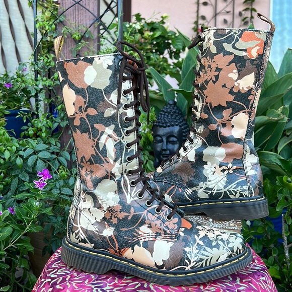 Dr. Martens 14 Eye Fall Floral Pointed Toe Cerys Tall Lace Up / Side Zip Boots - Picture 1 of 17